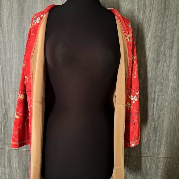 Anthropologie Solitaire red Suede Large Floral
Open Front Kimono Jacket - Picture 8 of 10